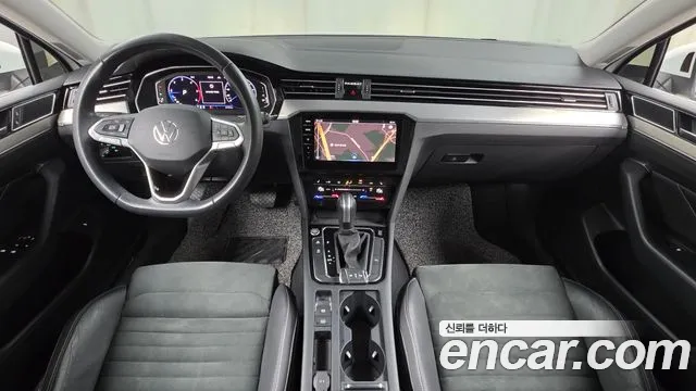 Volkswagen Passat GT 2022 thumb 9