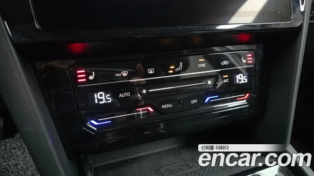 Volkswagen Passat GT 2022 thumb 3