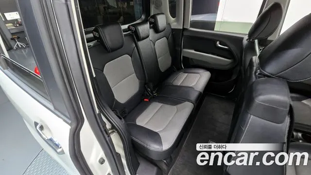 Kia Ray 2018 thumb 10
