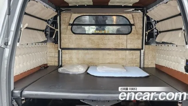 Hyundai Staria 2019 thumb 3