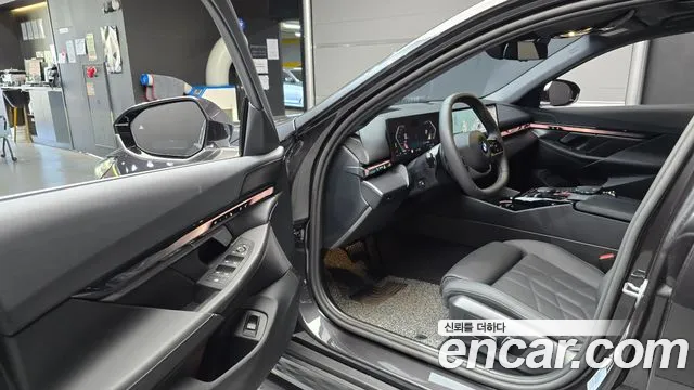 BMW 5 серии 2025 thumb 11
