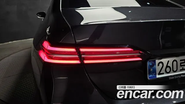 BMW 5 серии 2025 thumb 3
