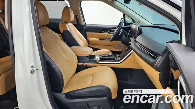 Kia Carnival 2021 thumb 7