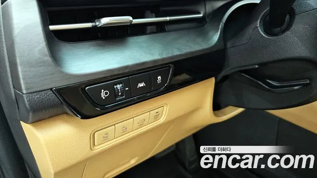 Kia Carnival 2021 thumb 2