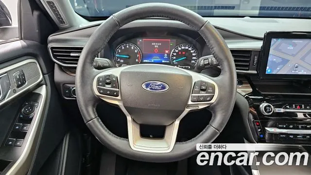 Ford Explorer 2022 thumb 3