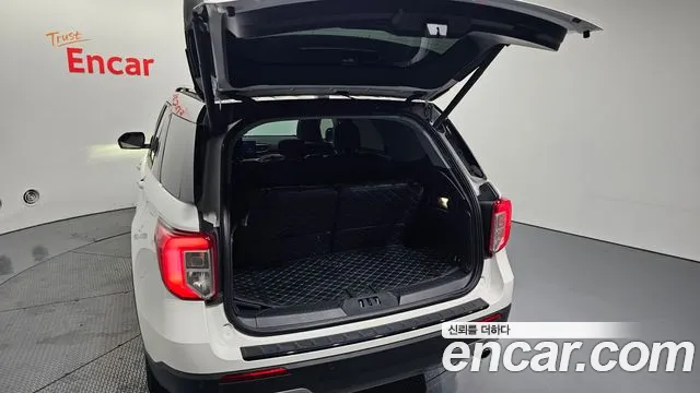 Ford Explorer 2022 thumb 5