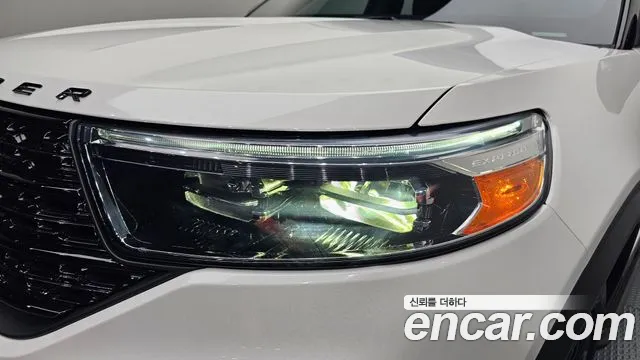 Ford Explorer 2022 thumb 2