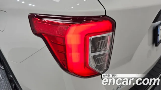 Ford Explorer 2022 thumb 6
