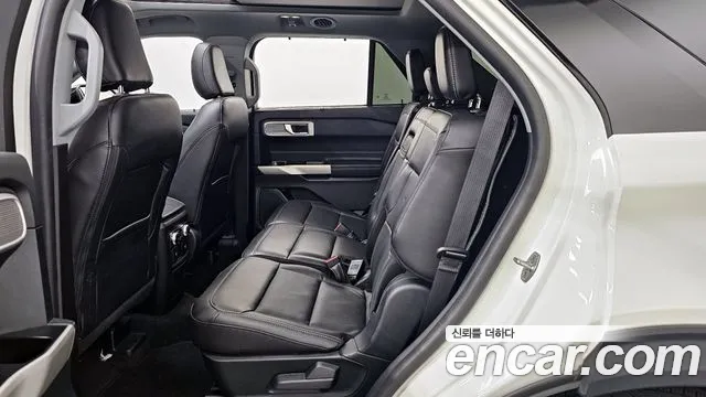 Ford Explorer 2022 thumb 11