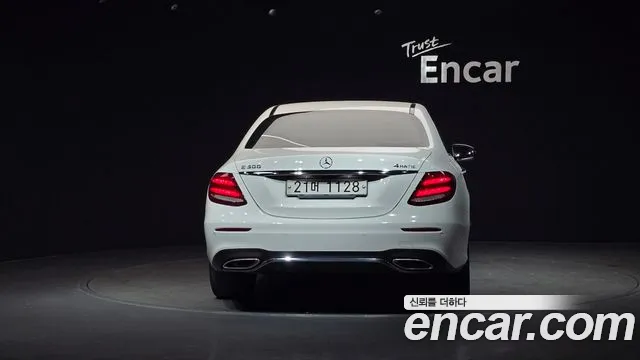 Mercedes-Benz E-Class 2017 thumb 4