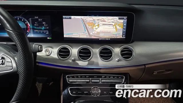 Mercedes-Benz E-Class 2017 thumb 5