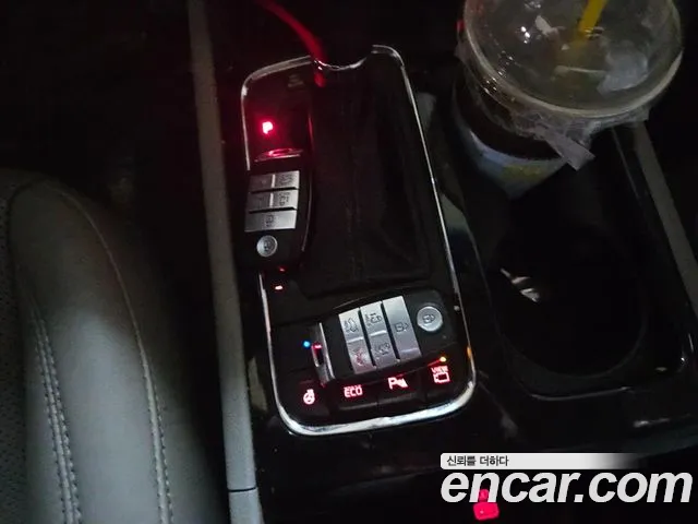 Kia Carnival 2016 thumb 8