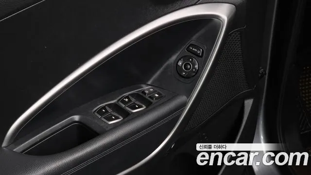 Hyundai Санта Фе 2013 thumb 9