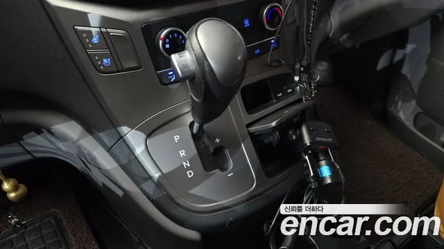 Hyundai Staria 2019 thumb 10