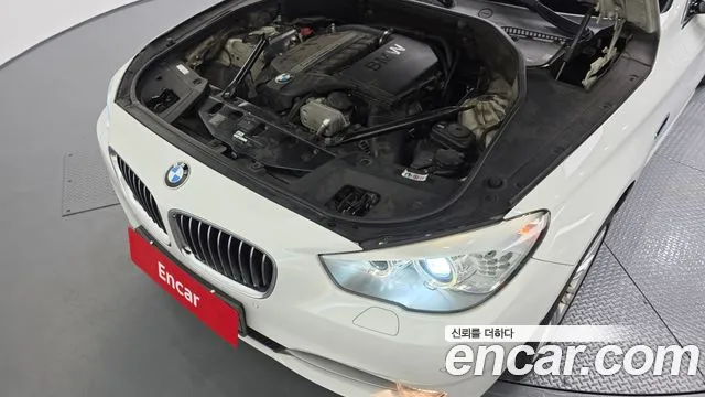 BMW 5 серии Gran Turismo 2011 thumb 7
