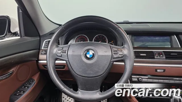 BMW 5 серии Gran Turismo 2011 thumb 2