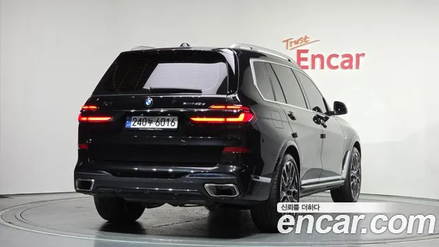BMW X7 2024 thumb 11