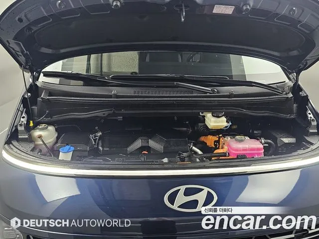 Hyundai Staria 2026 thumb 2