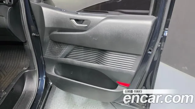 Hyundai Staria 2022 thumb 10