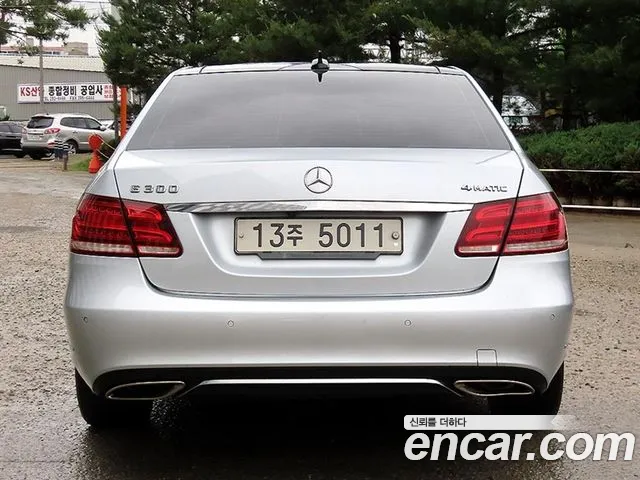 Mercedes-Benz E-Class 2014 thumb 10