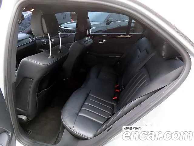 Mercedes-Benz E-Class 2014 thumb 9