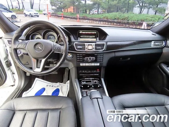 Mercedes-Benz E-Class 2014 thumb 11