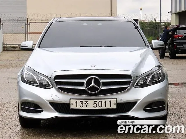 Mercedes-Benz E-Class 2014 thumb 7