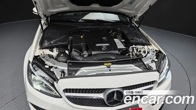 Mercedes-Benz C-Class 2017 thumb 10