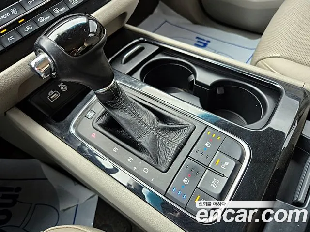 Kia Carnival 2015 thumb 9