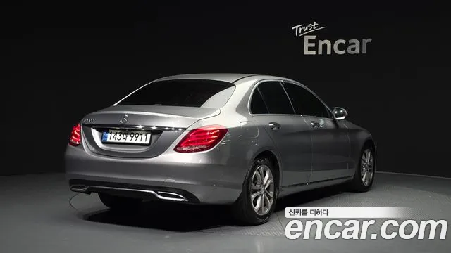 Mercedes-Benz C-Class 2016 thumb 12