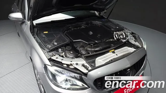 Mercedes-Benz C-Class 2016 thumb 11