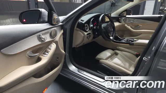 Mercedes-Benz C-Class 2016 thumb 10