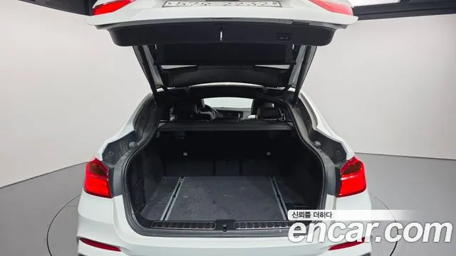 BMW X4 2018 thumb 10