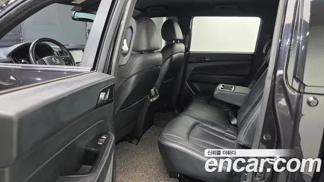 KGM Rexton 2019 thumb 6