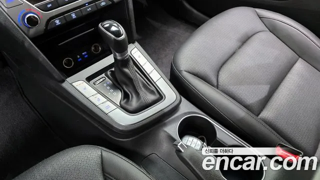 Hyundai Avante 2016 thumb 3