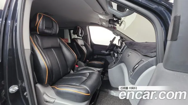 Hyundai Staria 2019 thumb 7