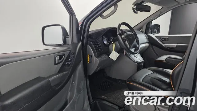 Hyundai Staria 2019 thumb 3