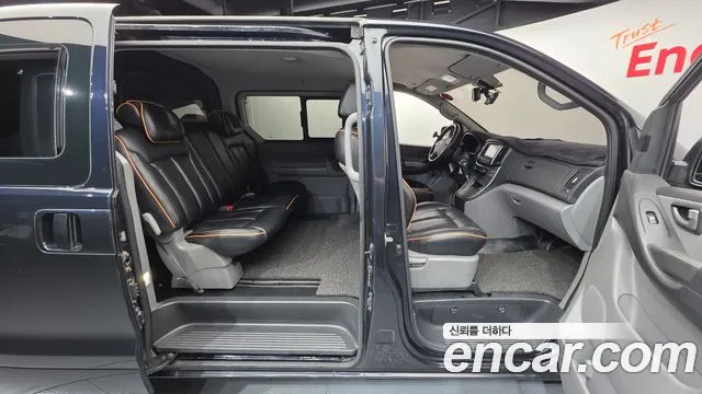 Hyundai Staria 2019 thumb 6