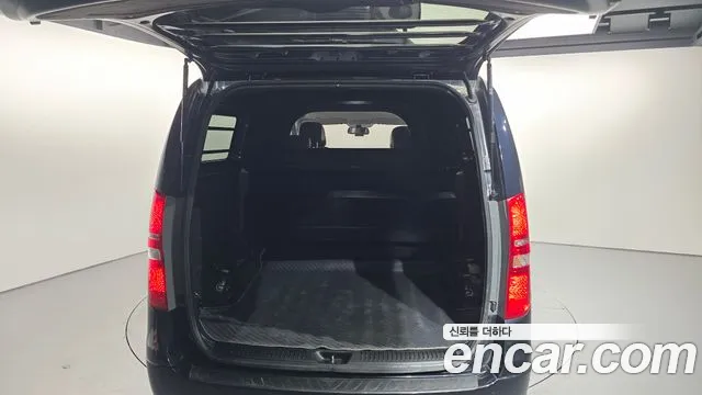 Hyundai Staria 2019 thumb 9