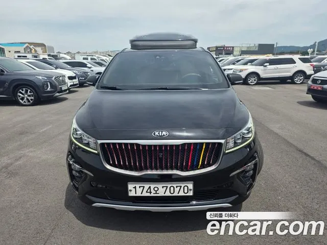 Kia Carnival 2019 thumb 3
