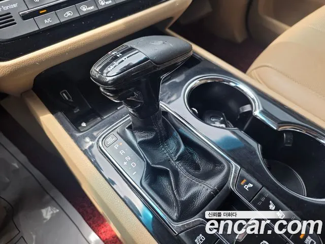 Kia Carnival 2019 thumb 6