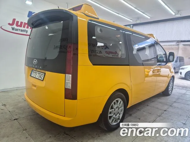 Hyundai Staria 2022 thumb 10