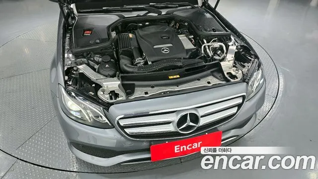 Mercedes-Benz E-Class 2017 thumb 3