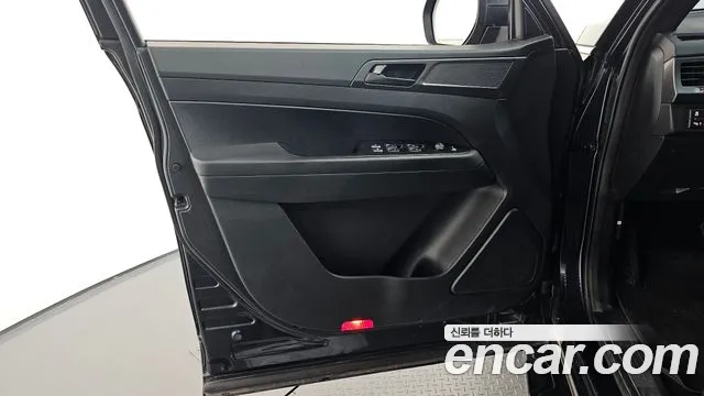 KGM Rexton 2022 thumb 8