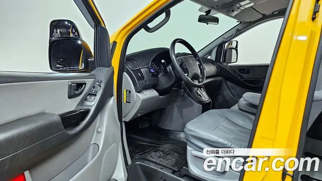 Hyundai Staria 2018 thumb 6