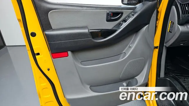 Hyundai Staria 2018 thumb 5