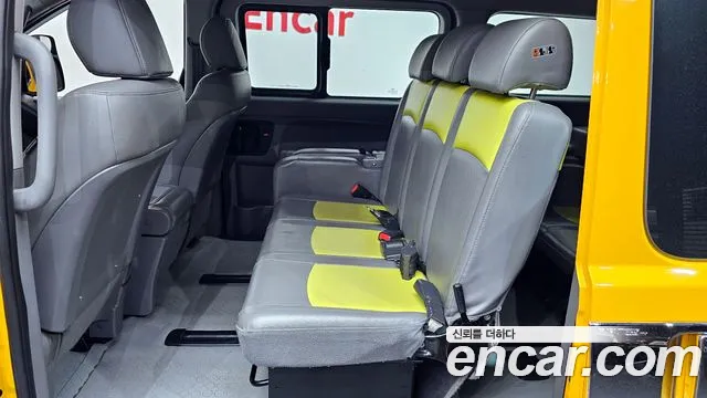 Hyundai Staria 2018 thumb 8