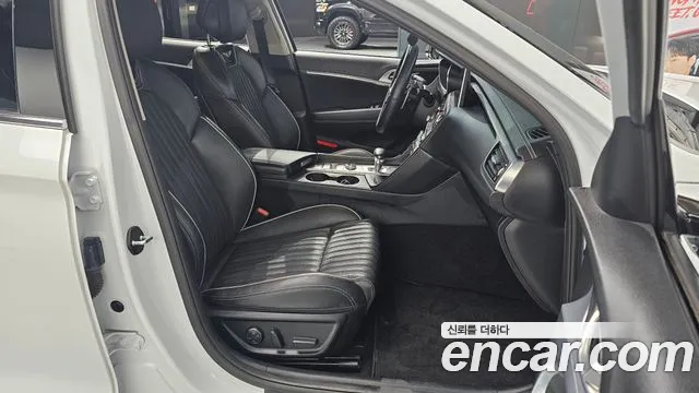 Genesis G70 2019 thumb 12