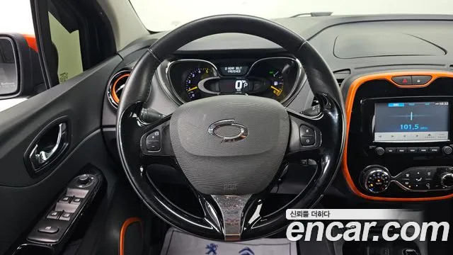 Renault QM3 2014 thumb 12