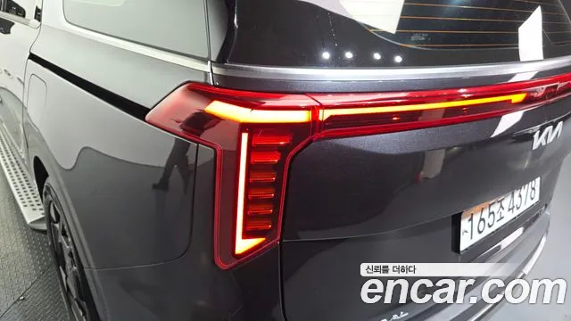 Kia Carnival 2024 thumb 8